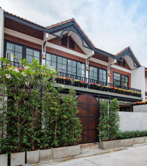 Seatown Huahin Poolvilla